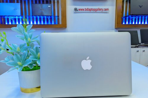 Apple MacBook Air M1 13.3-inch Retina Display